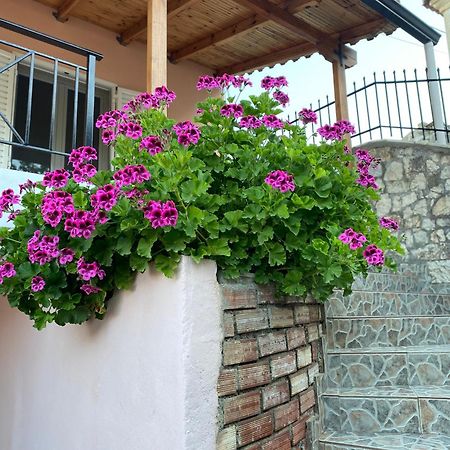 Gkoros House Old Town Villa Himare Bagian luar foto