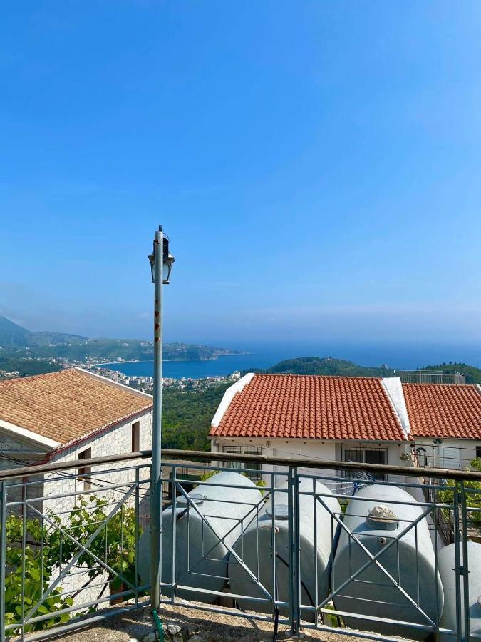 Gkoros House Old Town Villa Himare Bagian luar foto