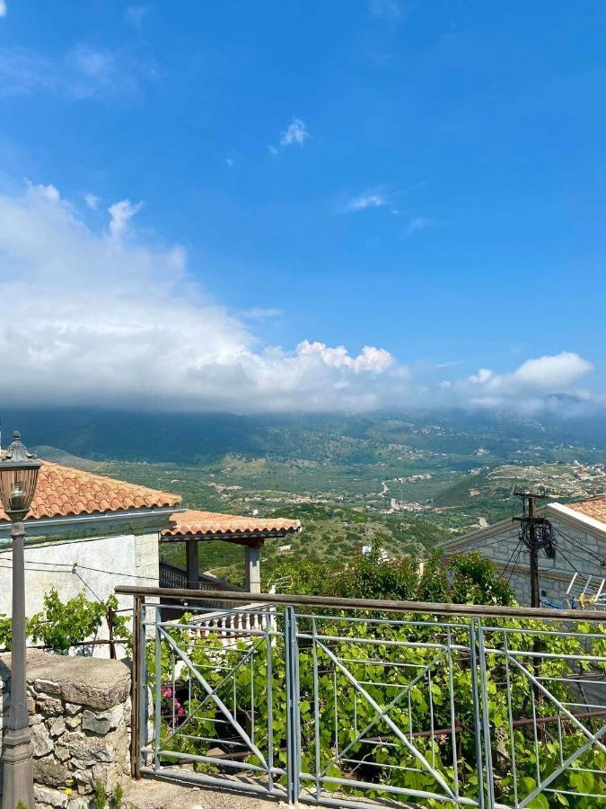 Gkoros House Old Town Villa Himare Bagian luar foto