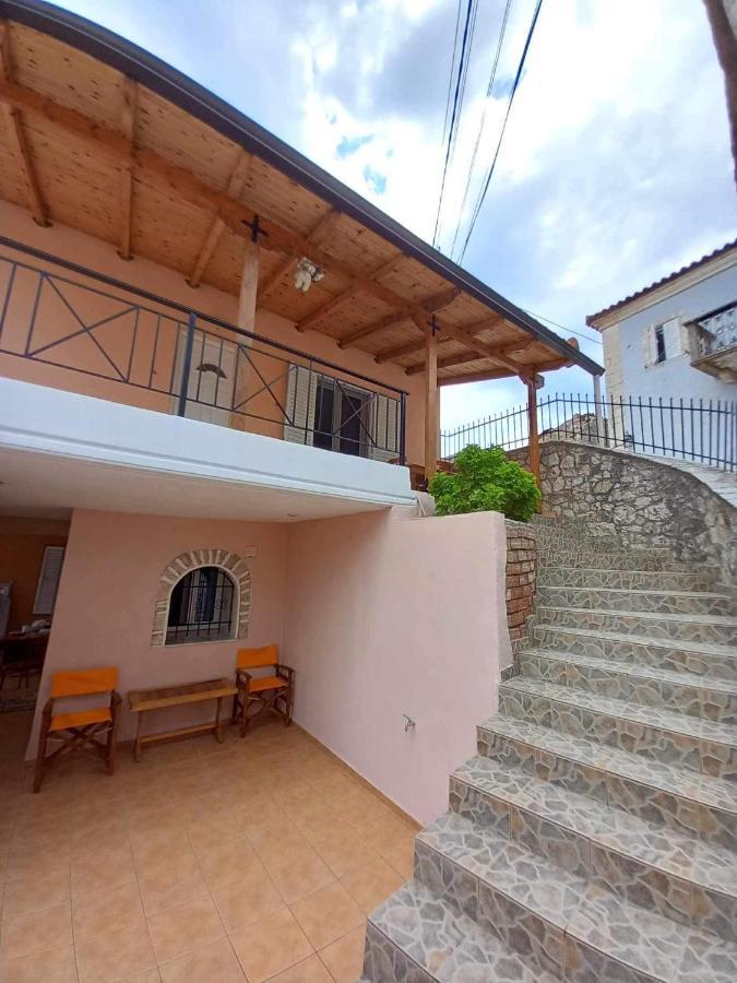 Gkoros House Old Town Villa Himare Bagian luar foto