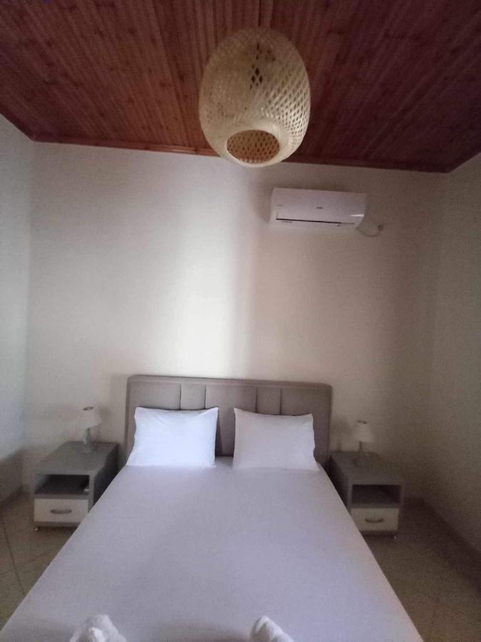 Gkoros House Old Town Villa Himare Bagian luar foto