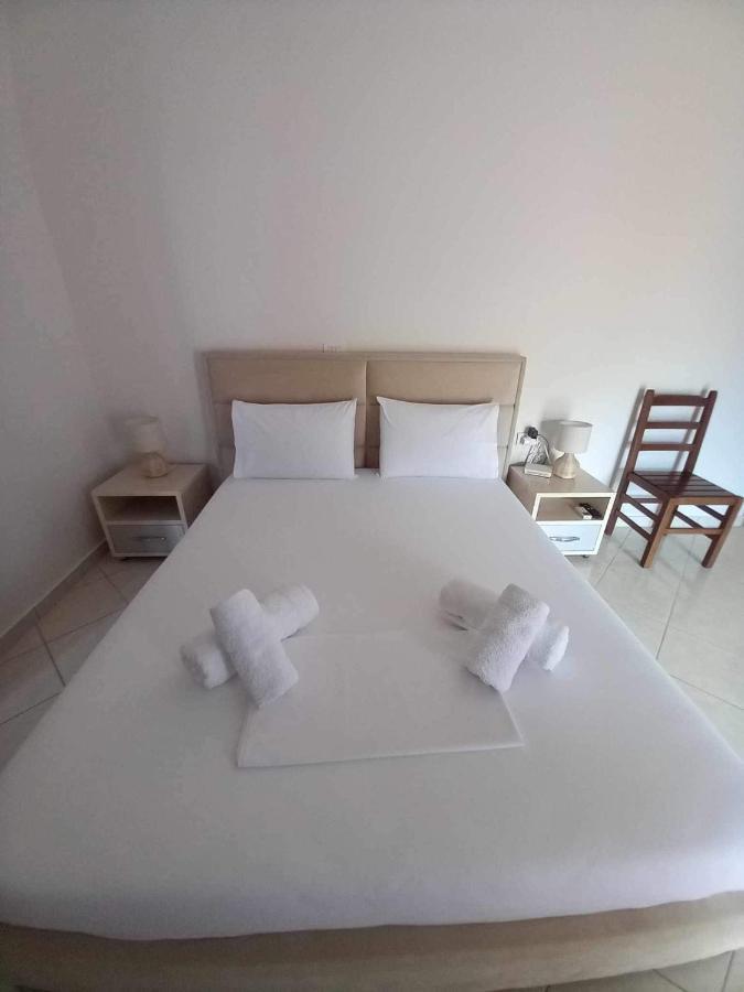 Gkoros House Old Town Villa Himare Bagian luar foto