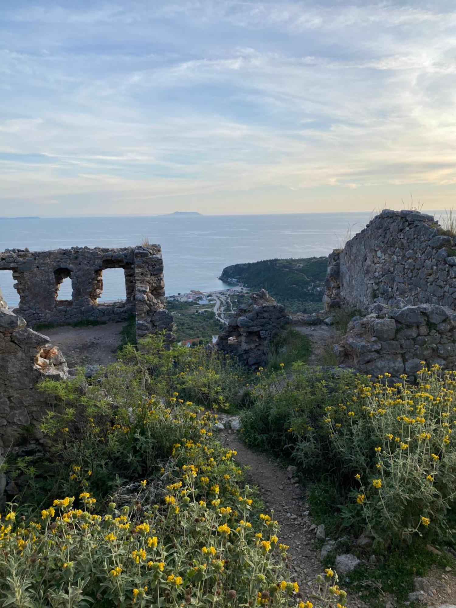 Gkoros House Old Town Villa Himare Bagian luar foto