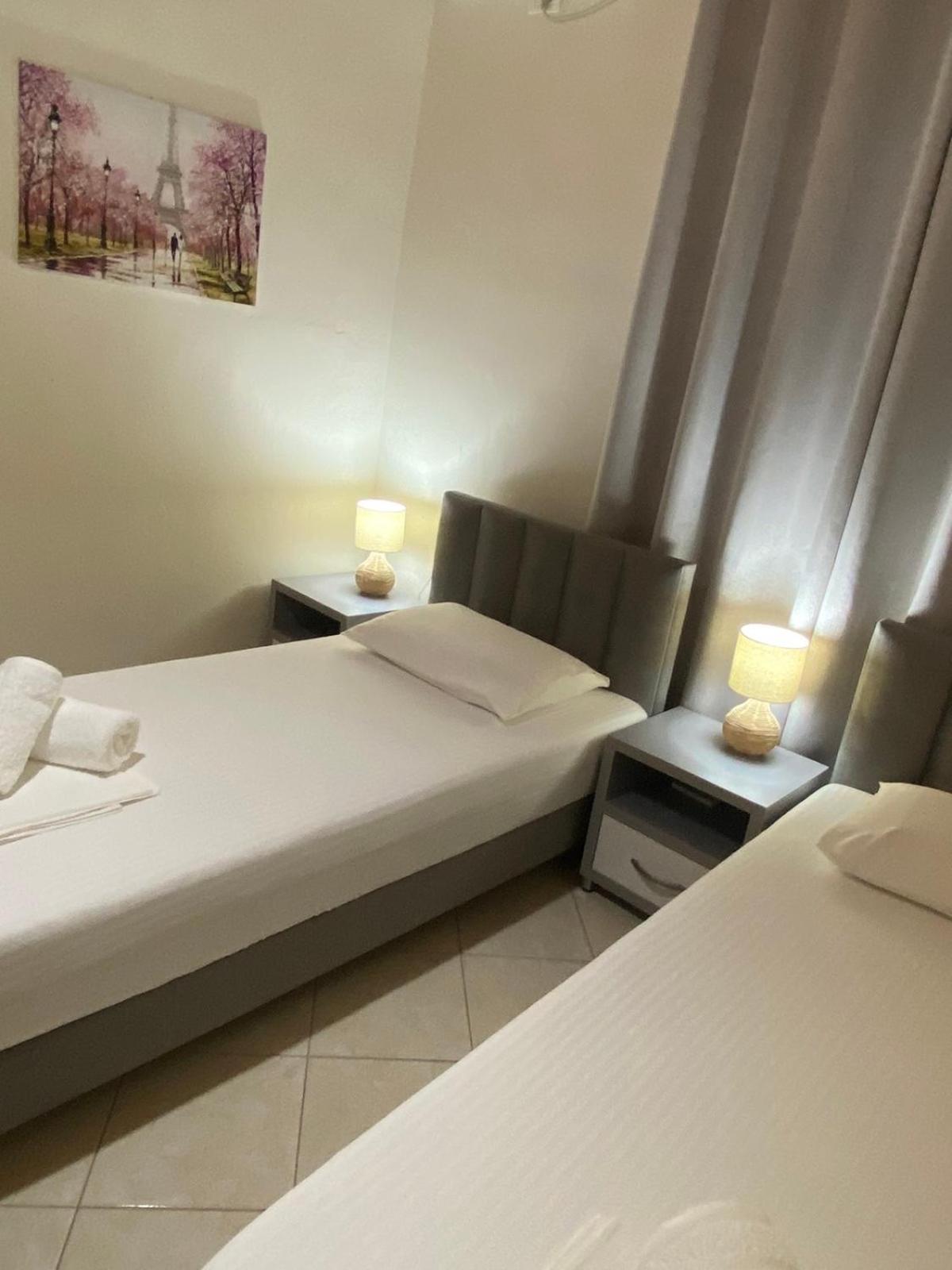 Gkoros House Old Town Villa Himare Bagian luar foto
