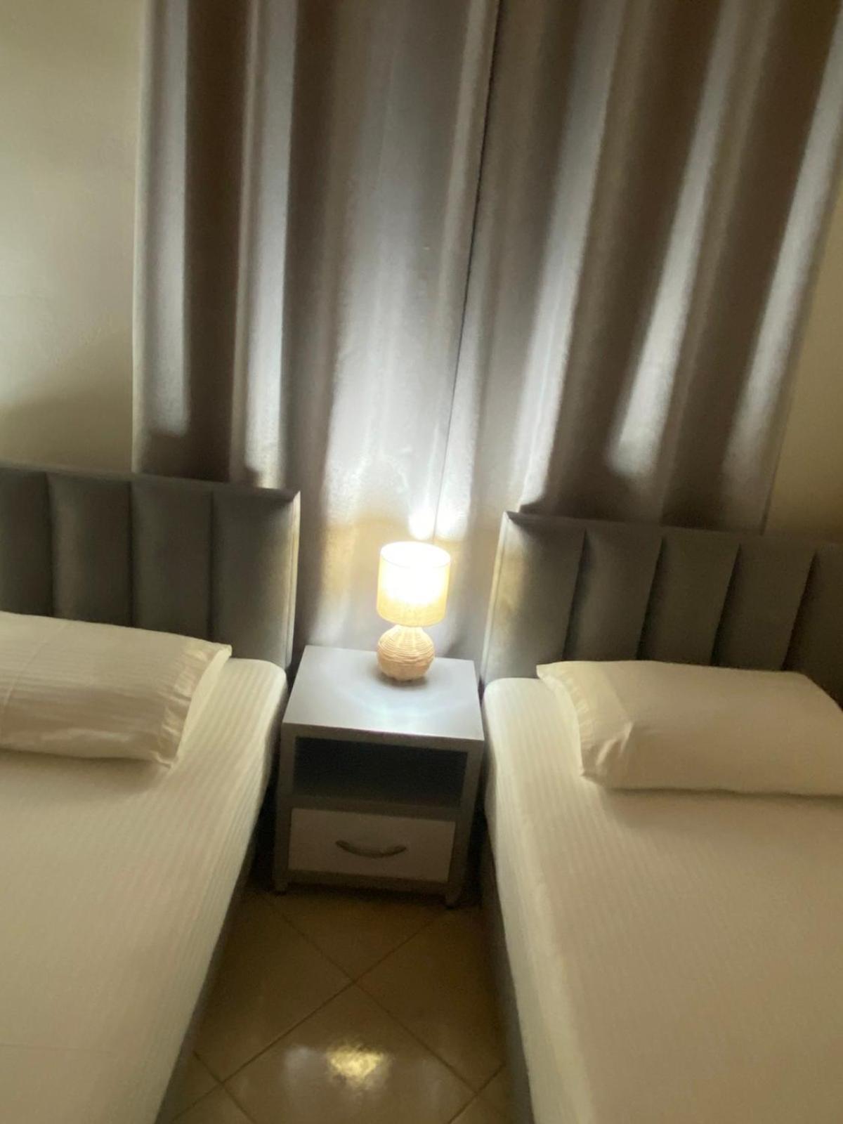 Gkoros House Old Town Villa Himare Bagian luar foto